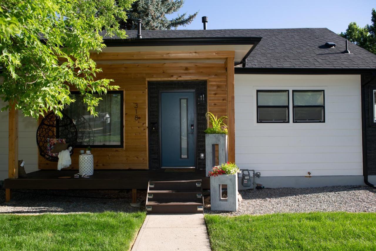The Blue Door Bungalow - Oldtown, Well-Equipped Kitchen Loveland Exterior photo